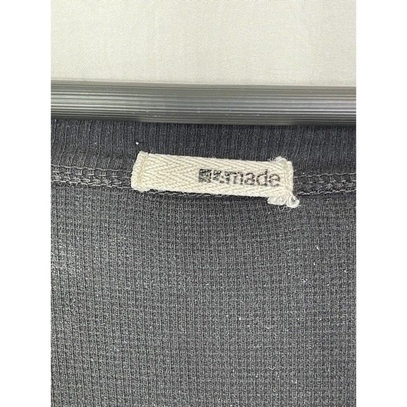 LaMade Women's Black Long Sleeve V-Neck Waffle Knit Top LARGE Athleisure - Picture 2 of 8